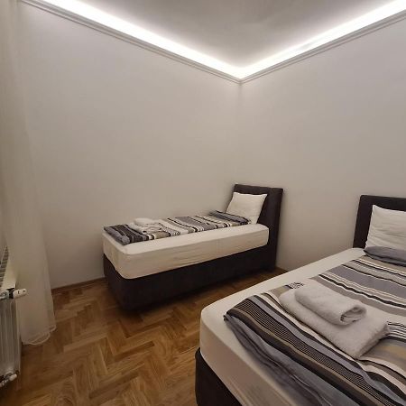 Crown Apartment - Your Most Comfortable Stay Belgrado Exterior foto