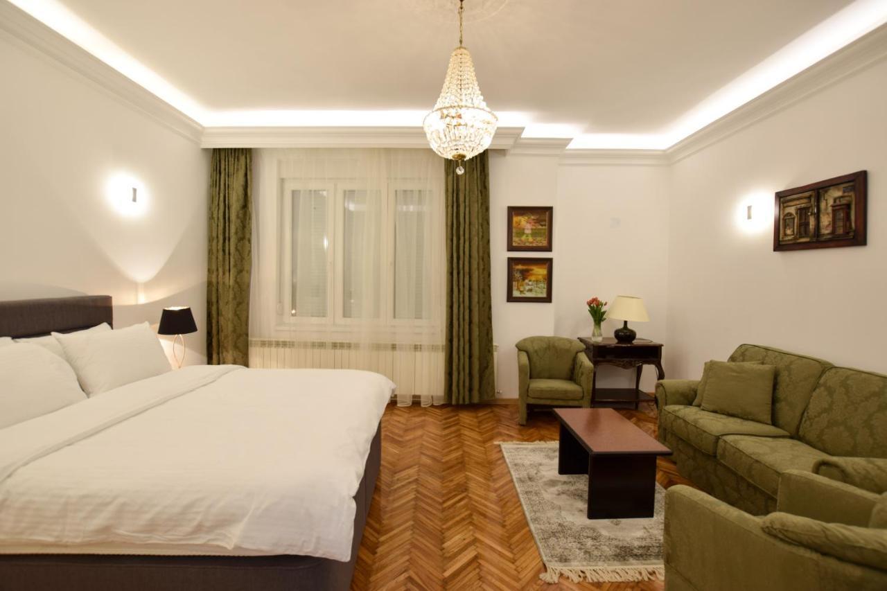 Crown Apartment - Your Most Comfortable Stay Belgrado Exterior foto