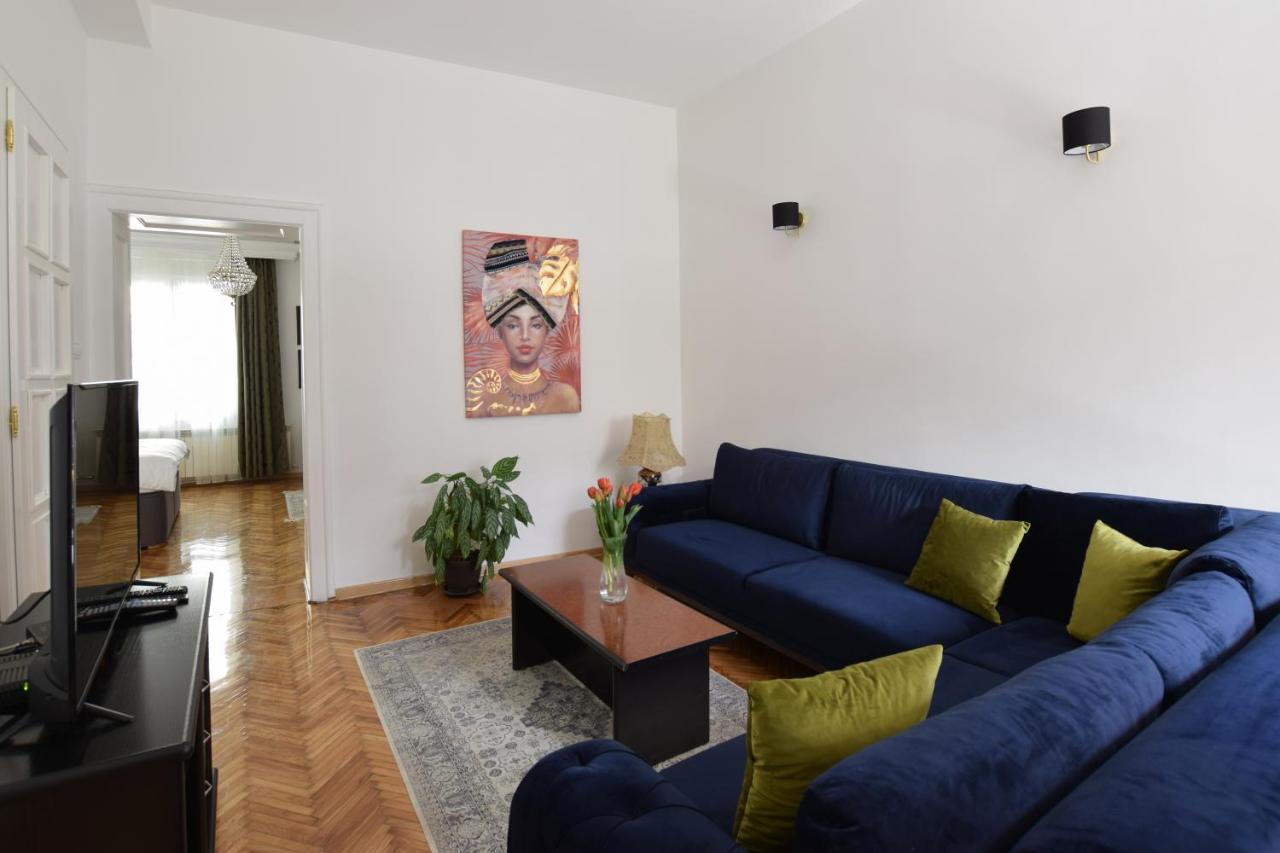 Crown Apartment - Your Most Comfortable Stay Belgrado Exterior foto