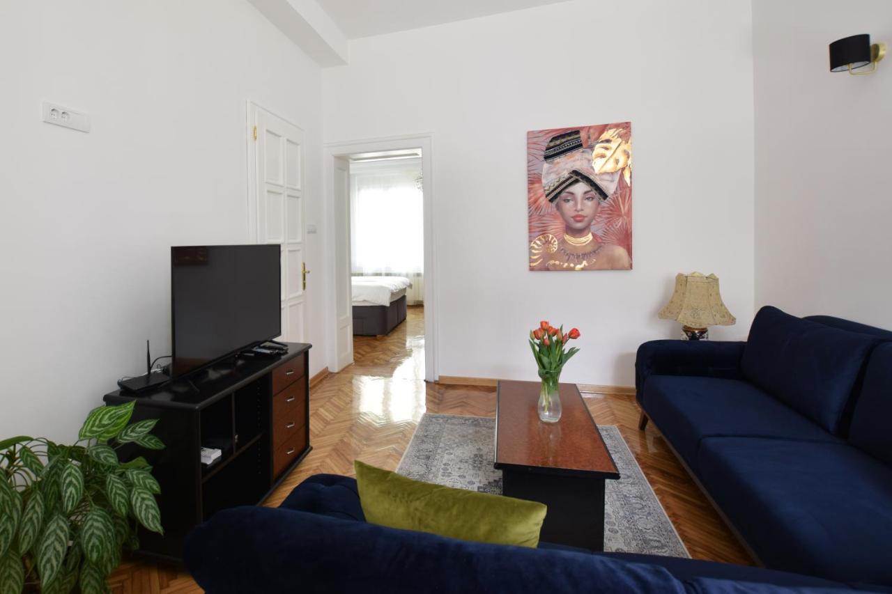 Crown Apartment - Your Most Comfortable Stay Belgrado Exterior foto